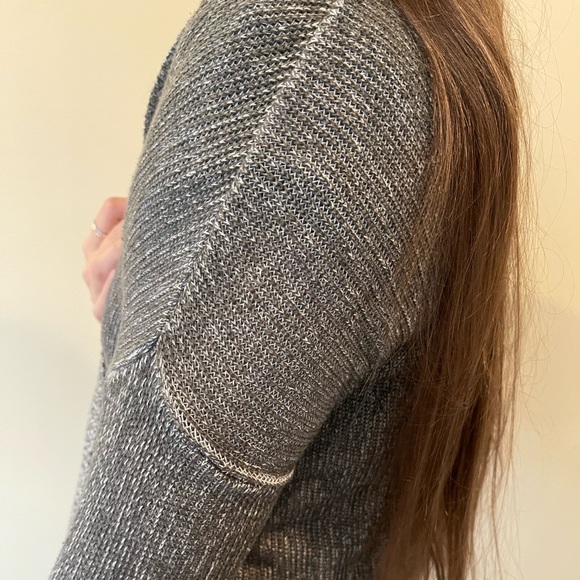 American Eagle Heather Gray Cardigan with Dropped Shoulders - Picture 4 of 7